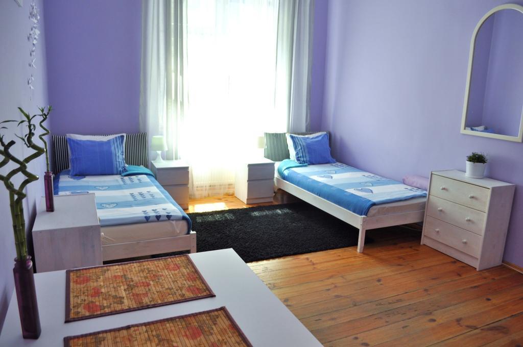 Happy House Hostel Poznań Kamer foto