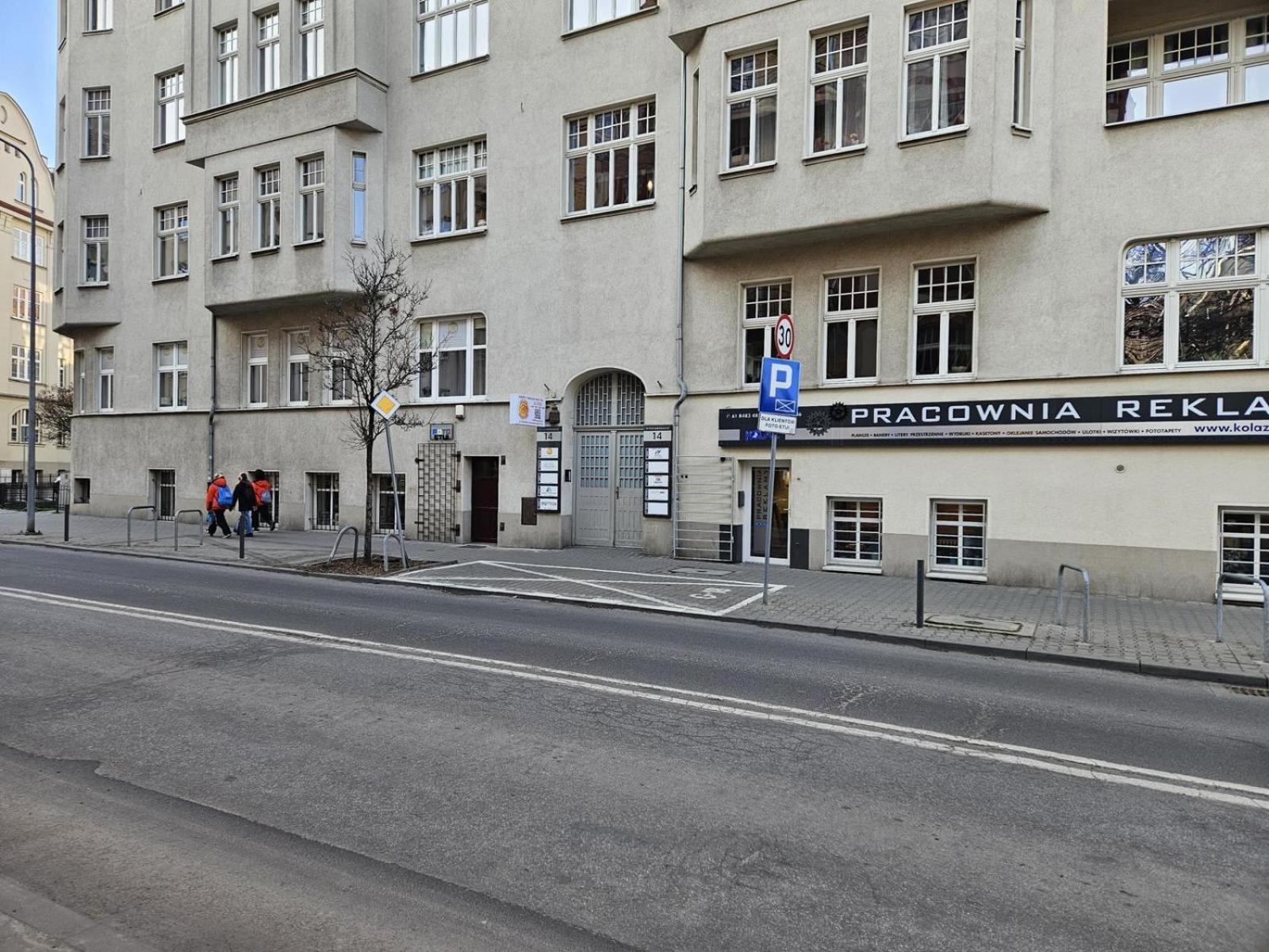 Happy House Hostel Poznań Buitenkant foto